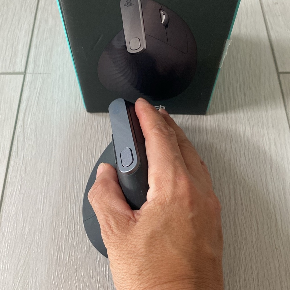 MX Vertical Mouse Logitech - Picture 3 of 3